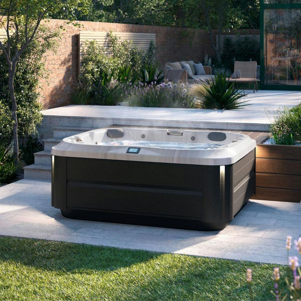 J-355&trade; SPA DE HIDROMASSAGEM COM ASSENTO DE CONFORTO LOUNGE E ASSENTO DE ARREFECIMENTO