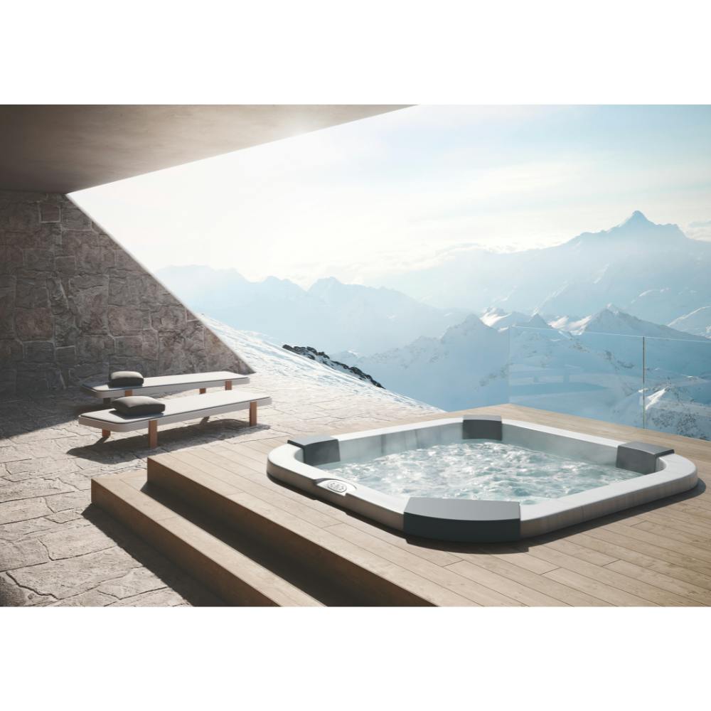 Santorini: der einzige Whirlpool im Bereich mit einer Doppellounge