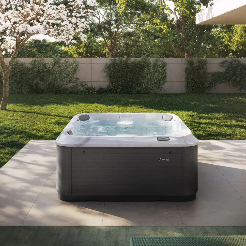 J-201&trade; Kompakt-Whirlpool mit 6 Sitzen