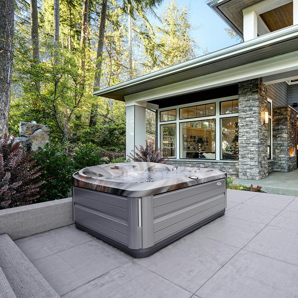 juchijiuzi851ページ J-485™ DESIGNER HOT TUB WITH OPEN SEATING | Jacuzzi® EMEA