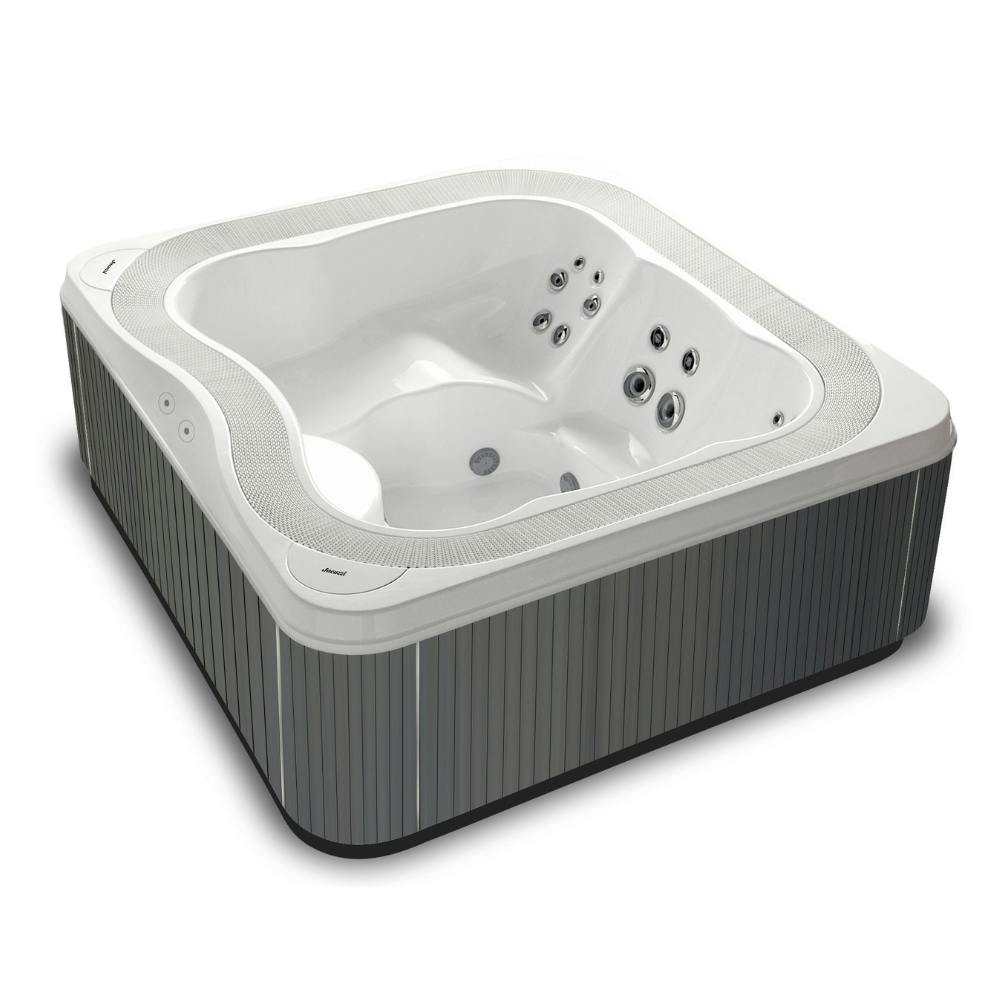 Profile: an infinity swimming pool effect in a Hot Tub