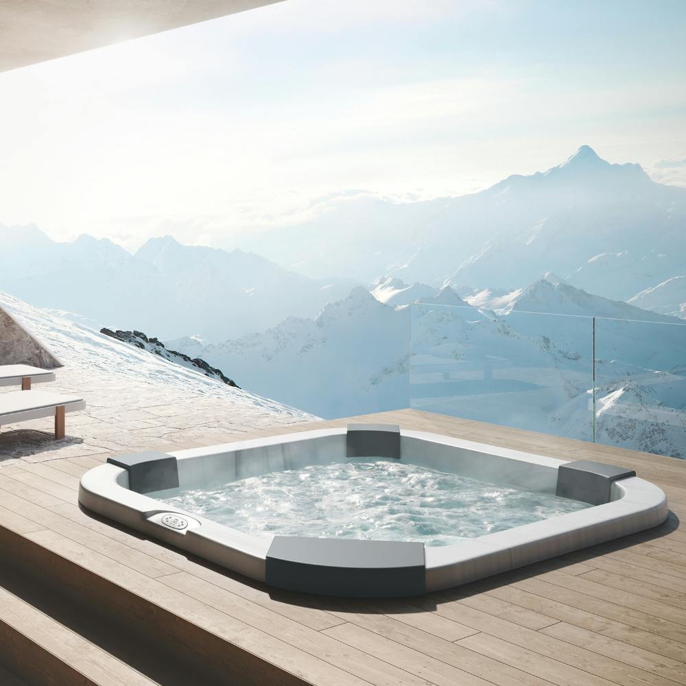 Santorini: der einzige Whirlpool im Bereich mit einer Doppellounge