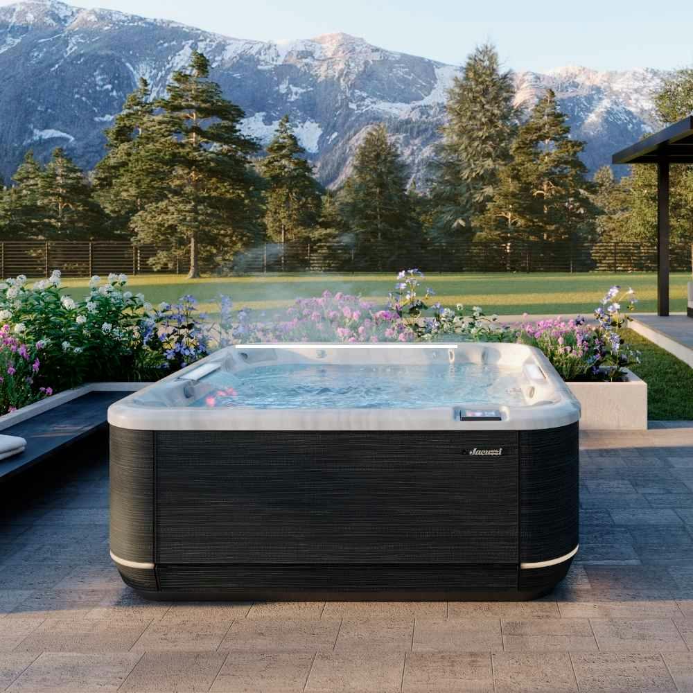 J508L&trade; Hot Tub