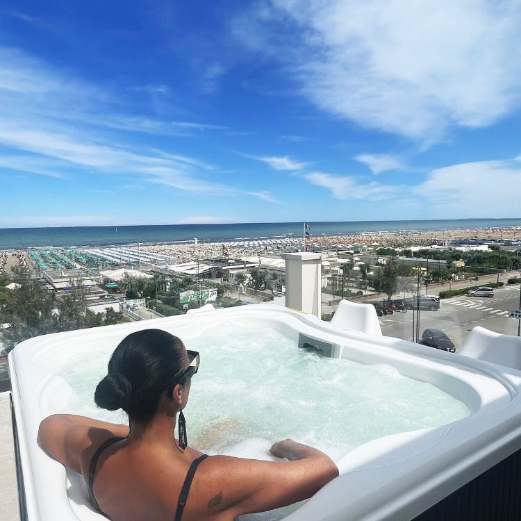 Lodge+ M Holiday Park Hot Tub